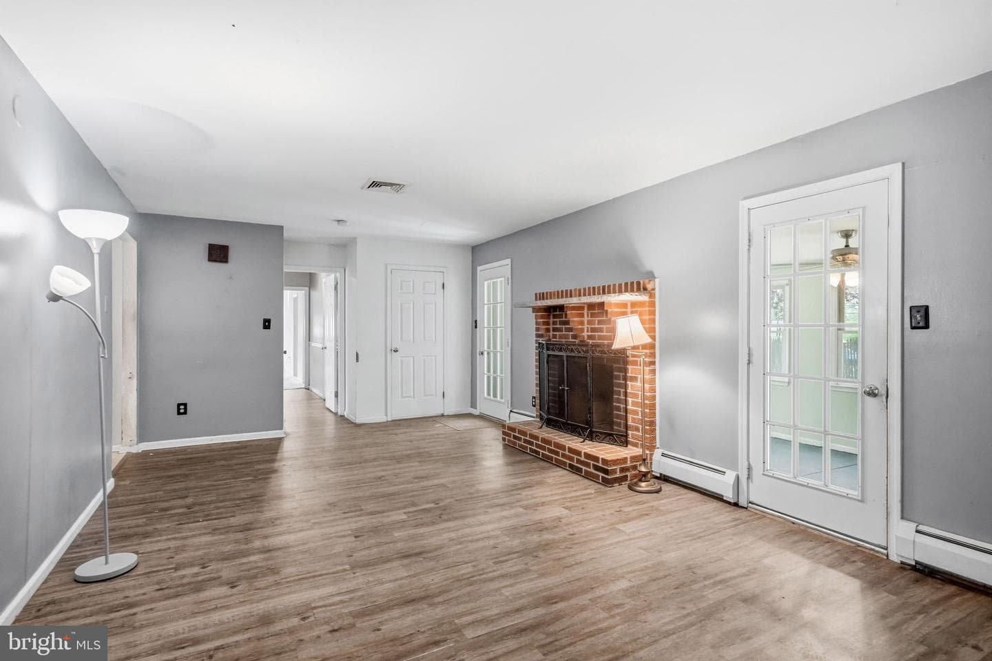 103 E Winchester Avenue photo 14