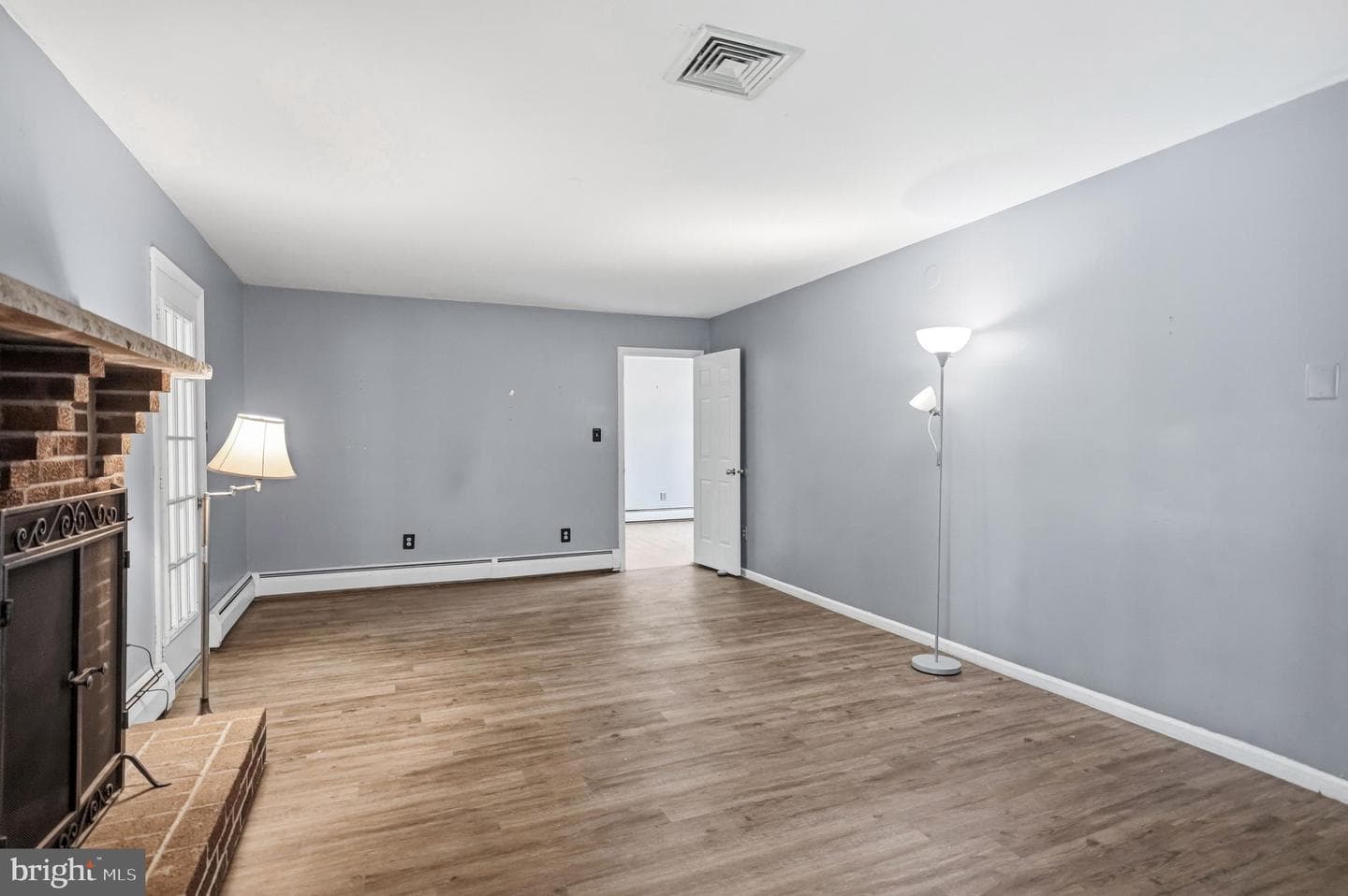 103 E Winchester Avenue photo 17