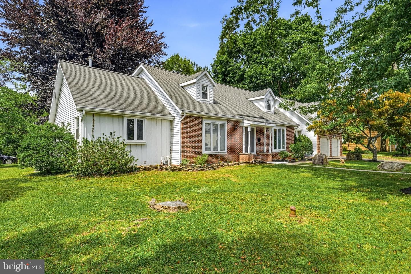 103 E Winchester Avenue photo 3