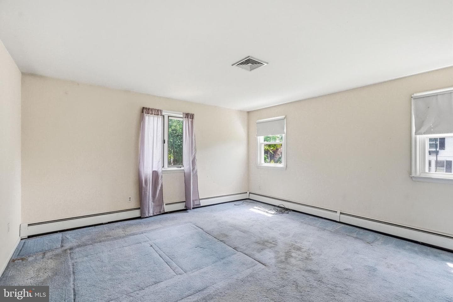 103 E Winchester Avenue photo 32