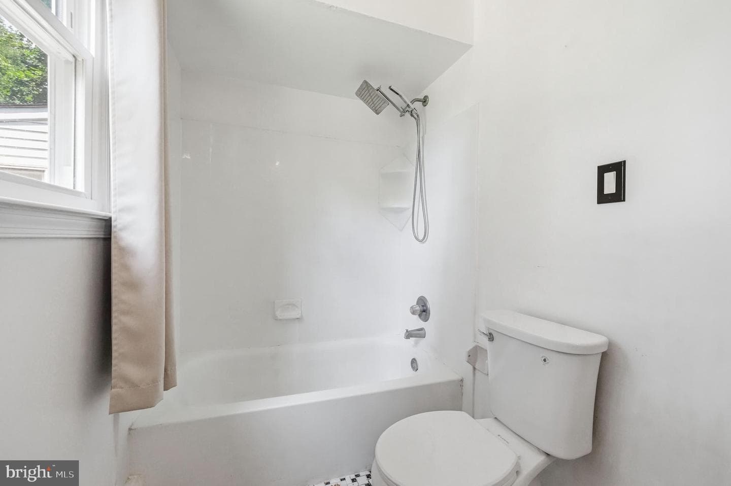 103 E Winchester Avenue photo 35