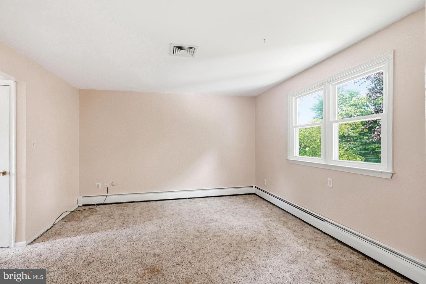 103 E Winchester Avenue photo 38