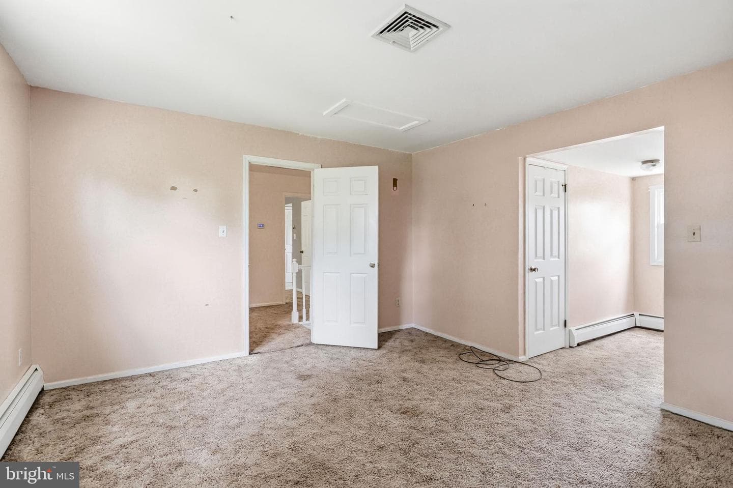 103 E Winchester Avenue photo 40
