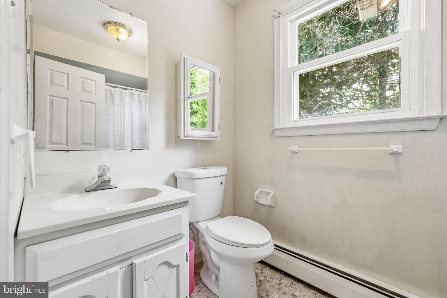 103 E Winchester Avenue photo 45