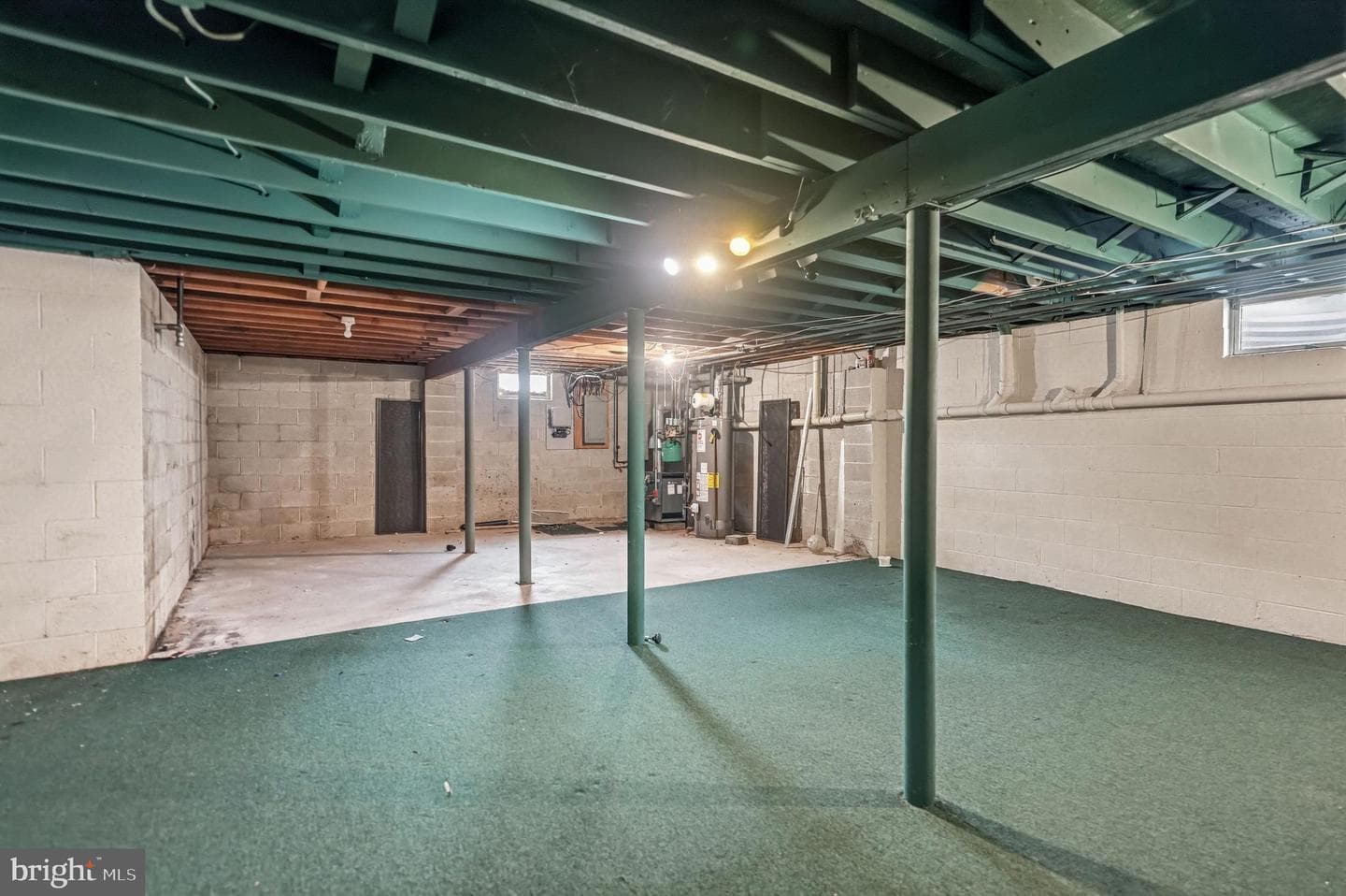 103 E Winchester Avenue photo 49
