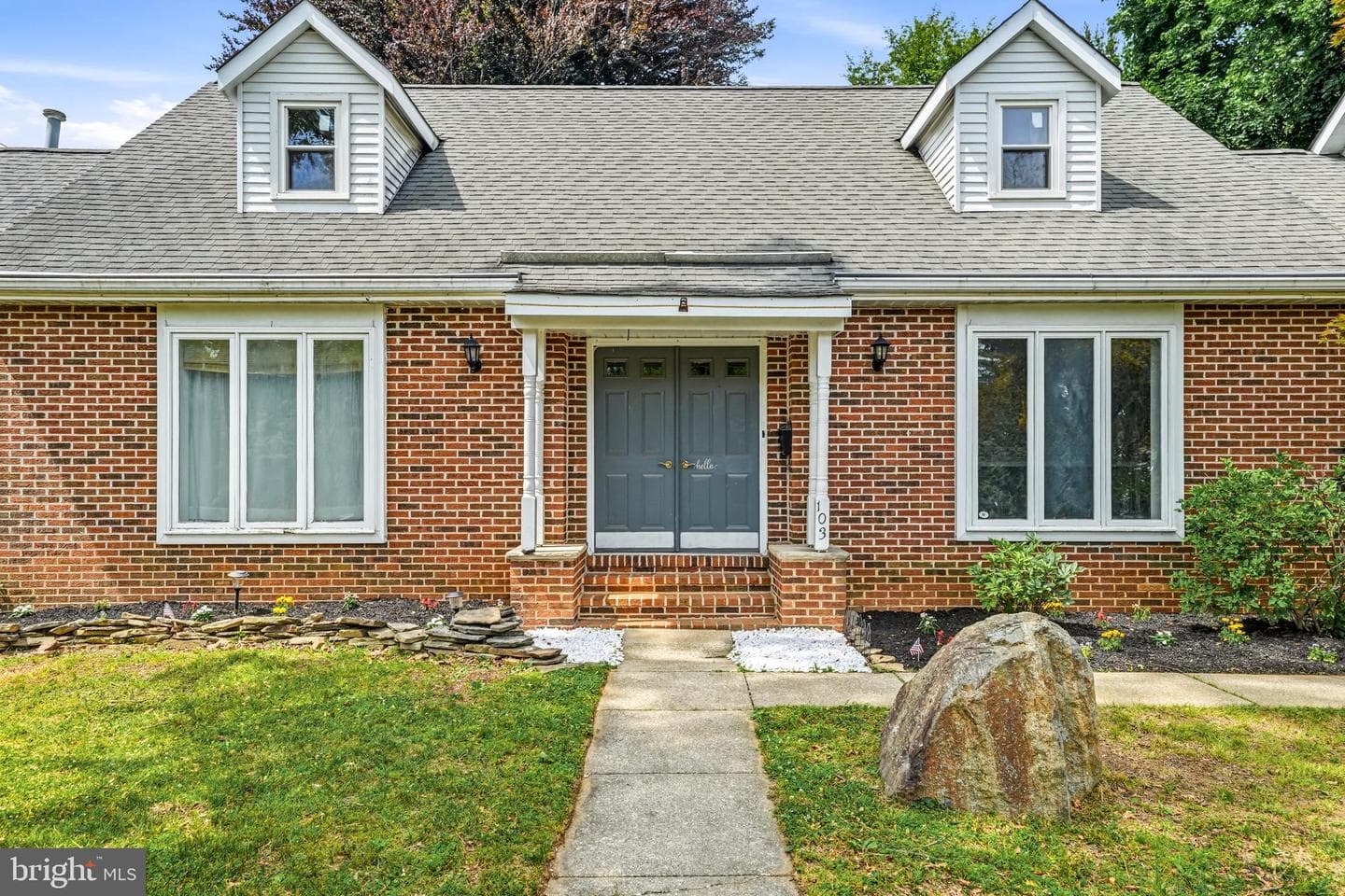 103 E Winchester Avenue photo 6