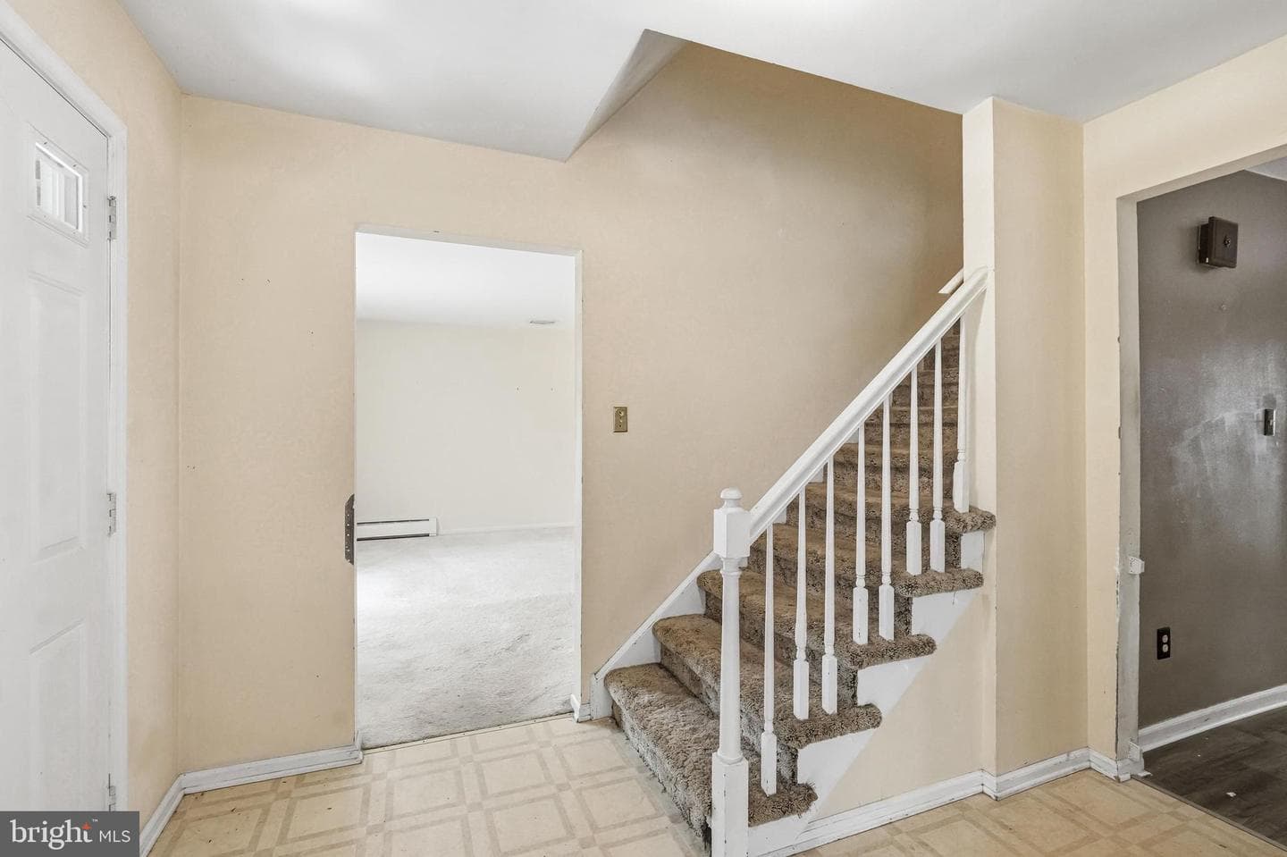 103 E Winchester Avenue photo 8
