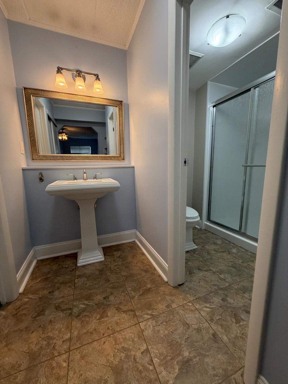 111 Leedom Way photo 17
