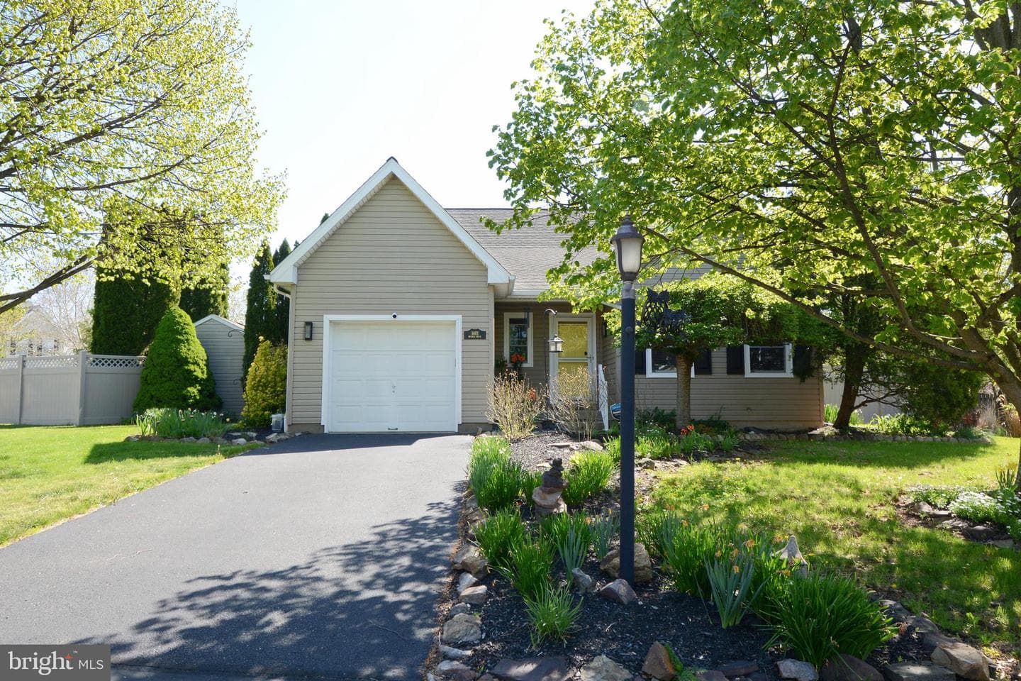 1401 Beverly Drive photo 2