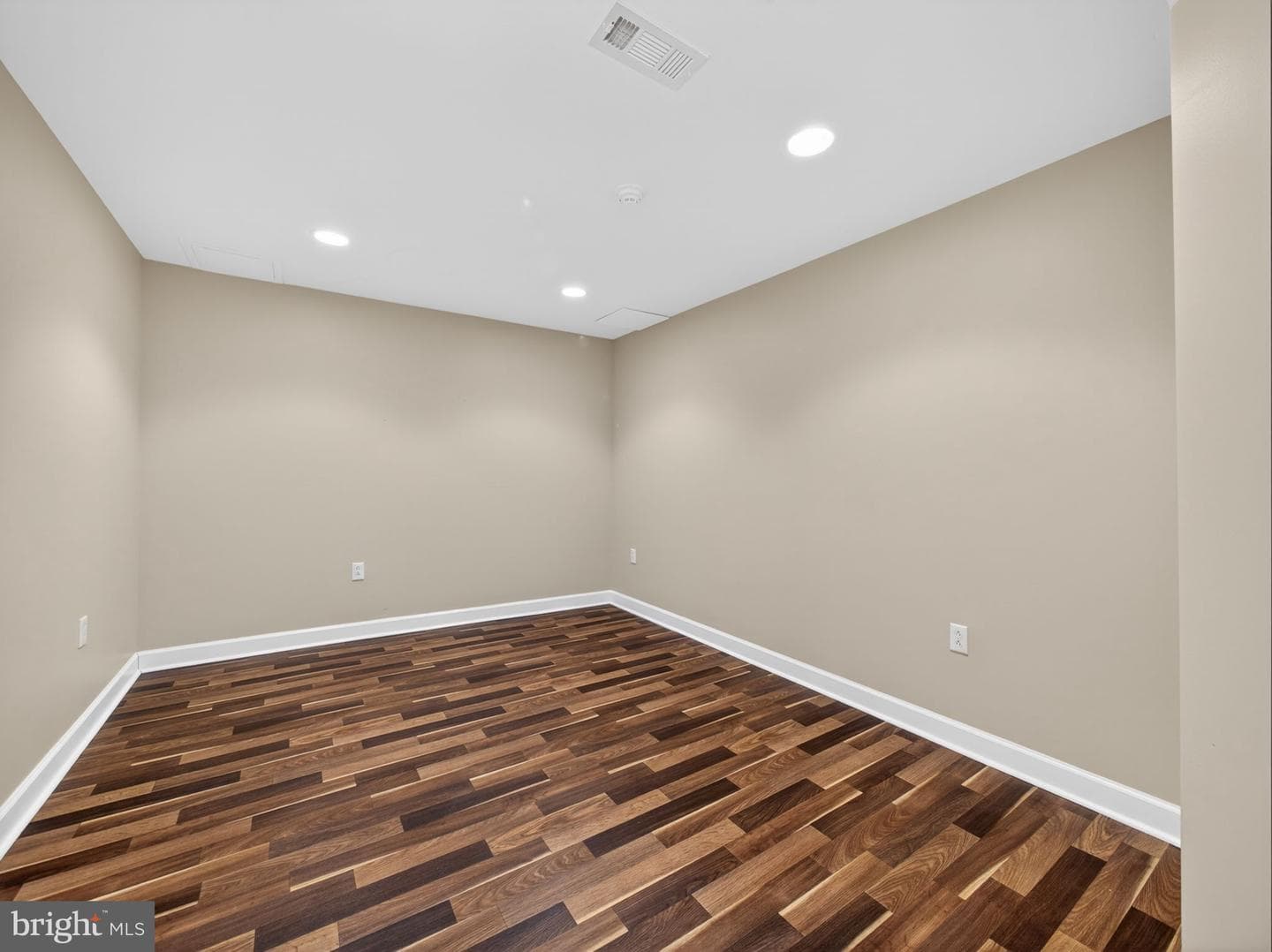 333 Basswood Circle photo 44
