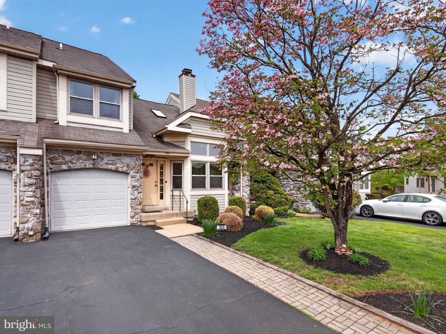 333 Basswood Circle photo 7