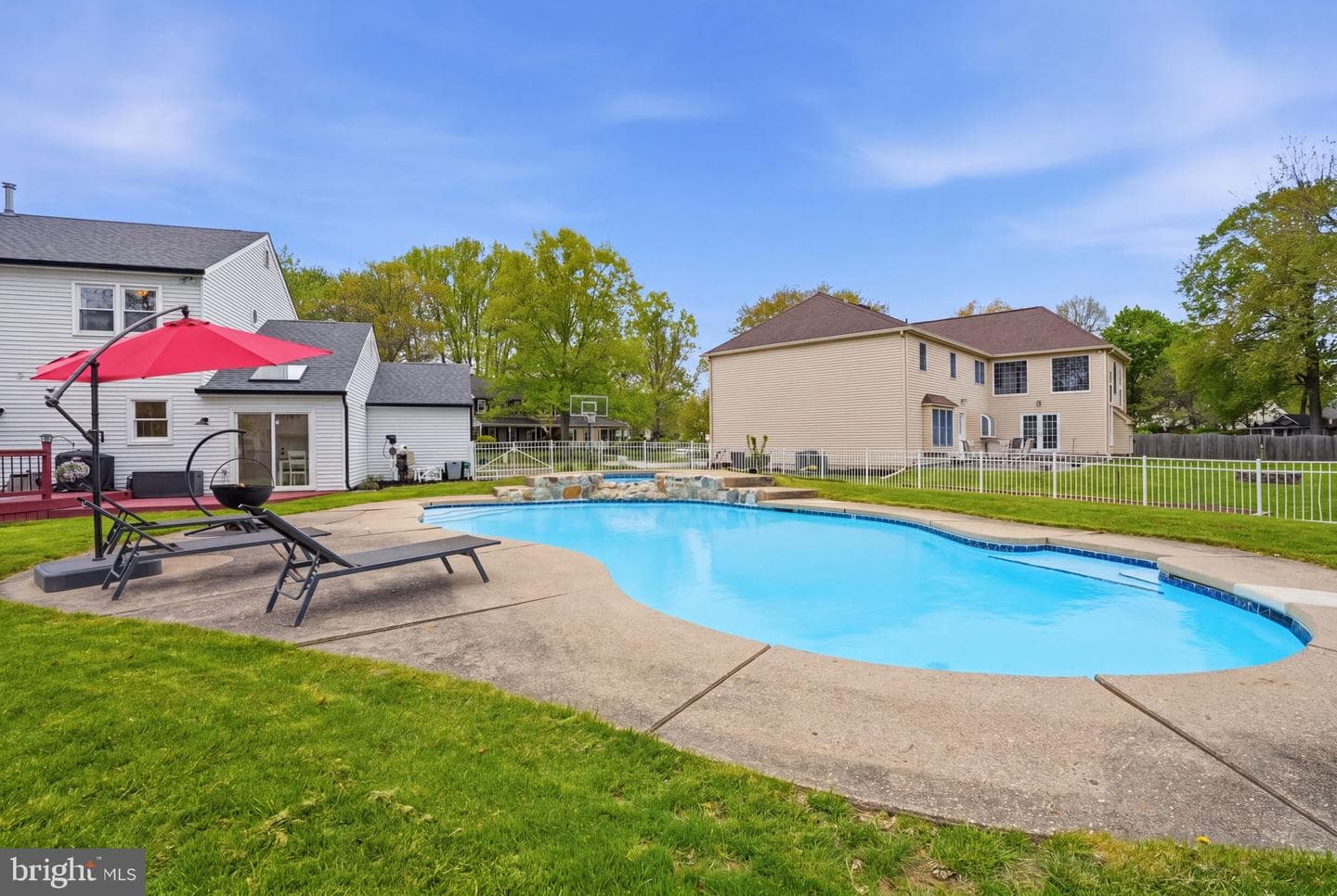 476 Gladstone Road photo 36
