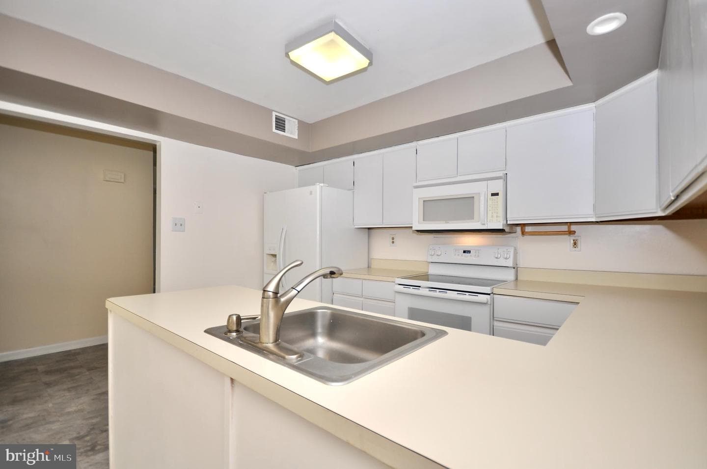 127 Allem Lane photo 10