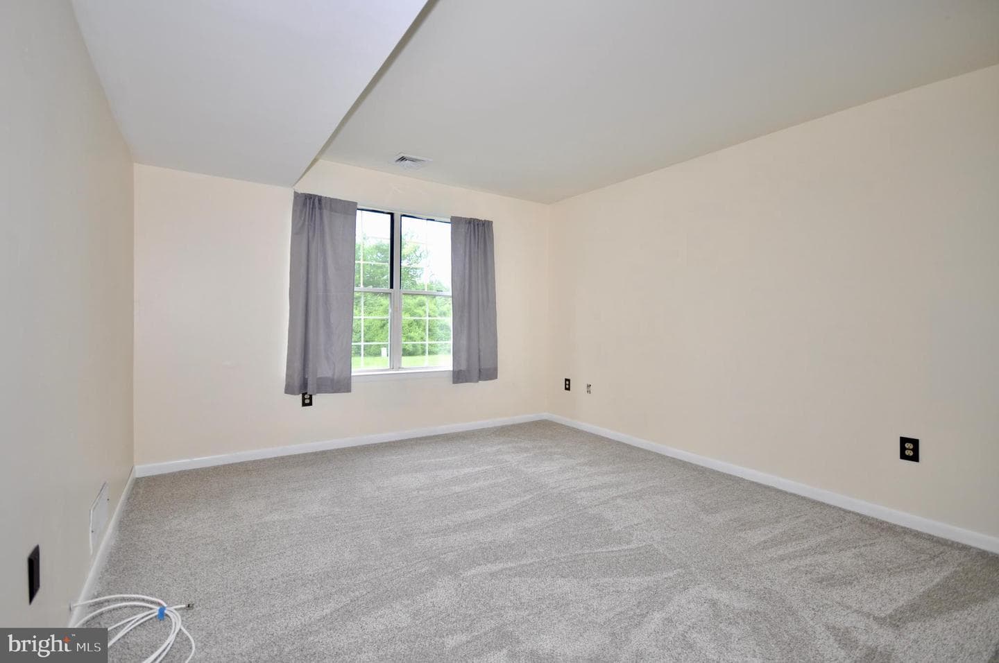 127 Allem Lane photo 15