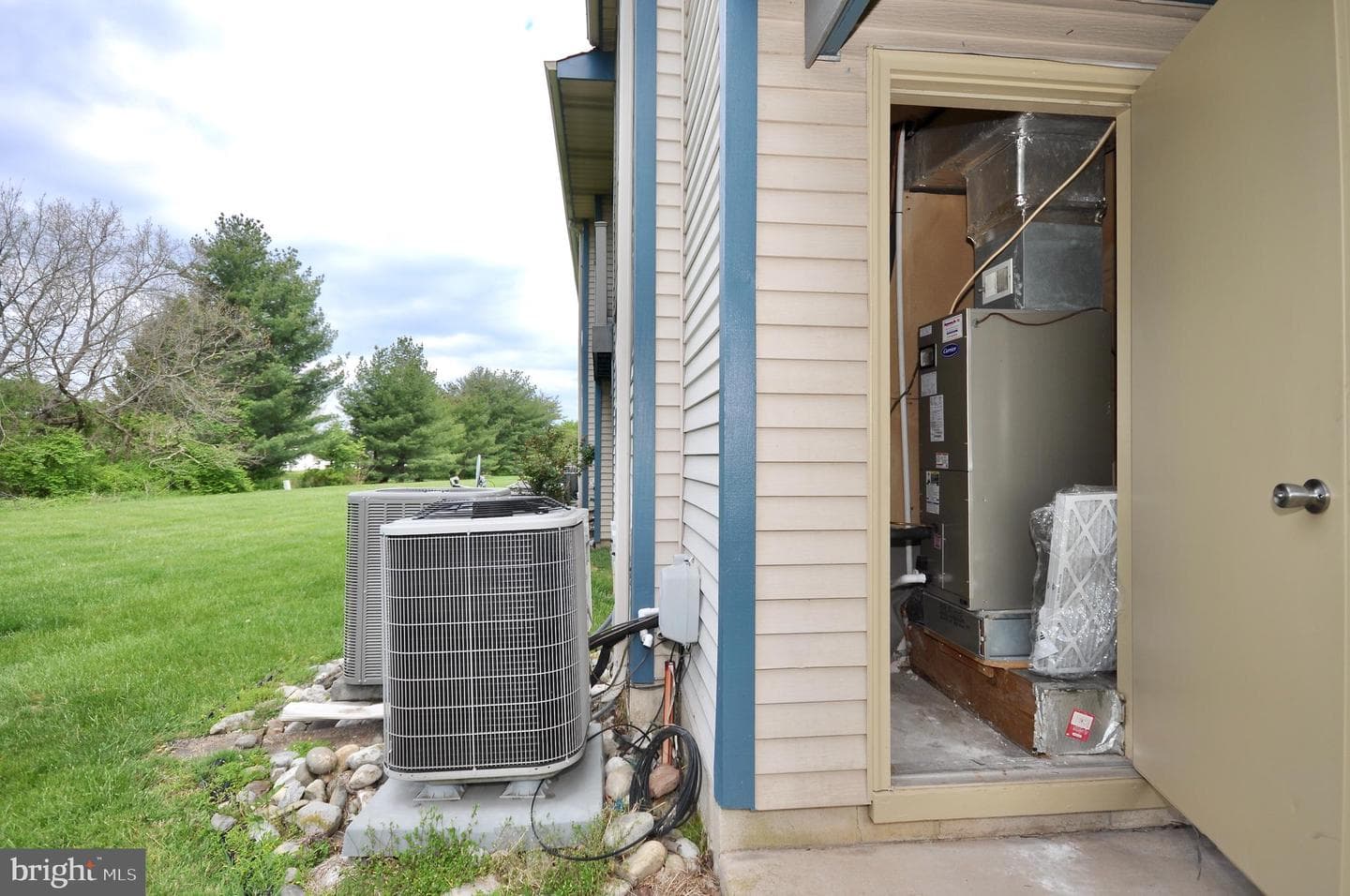 127 Allem Lane photo 29