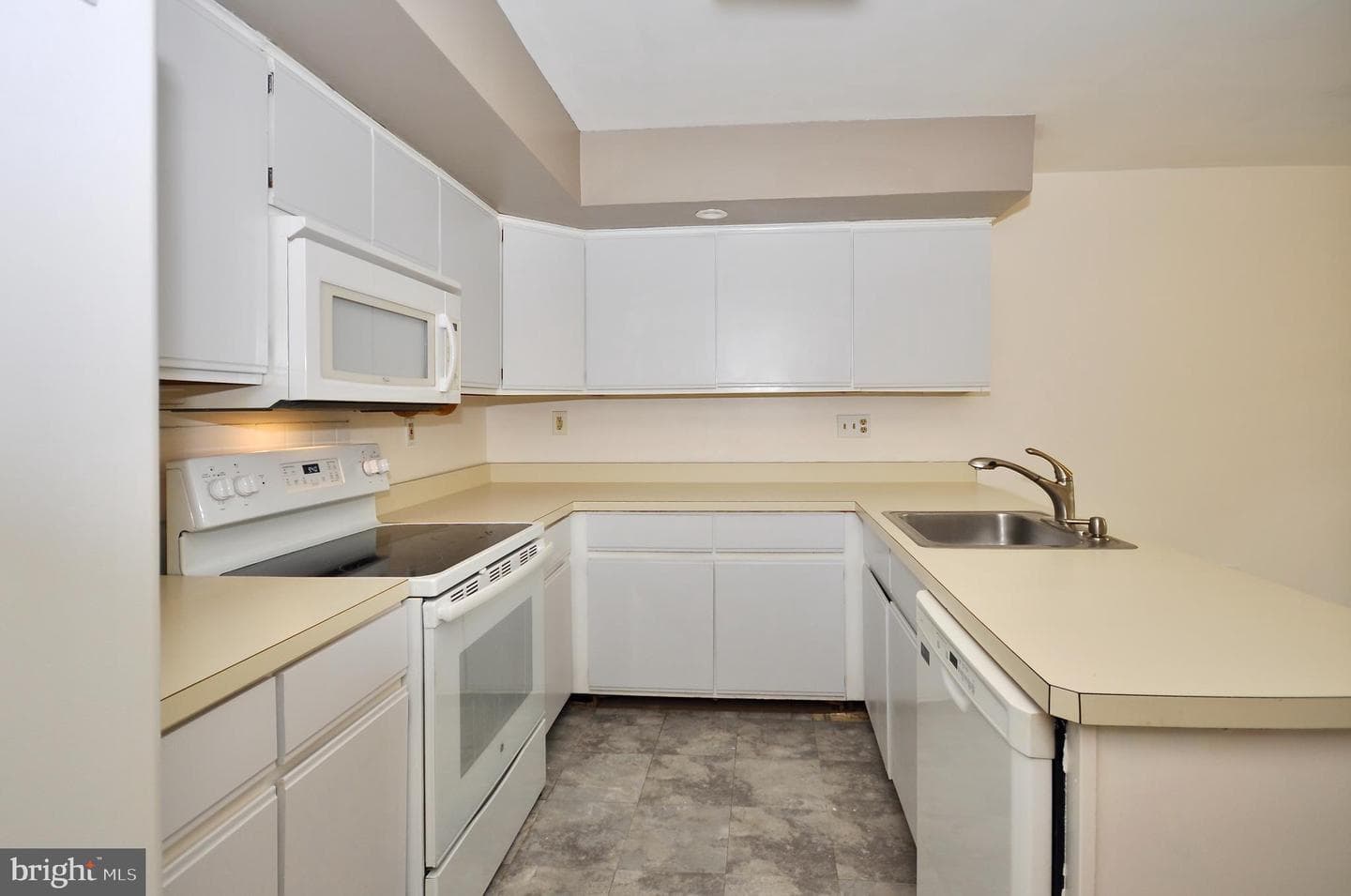 127 Allem Lane photo 7