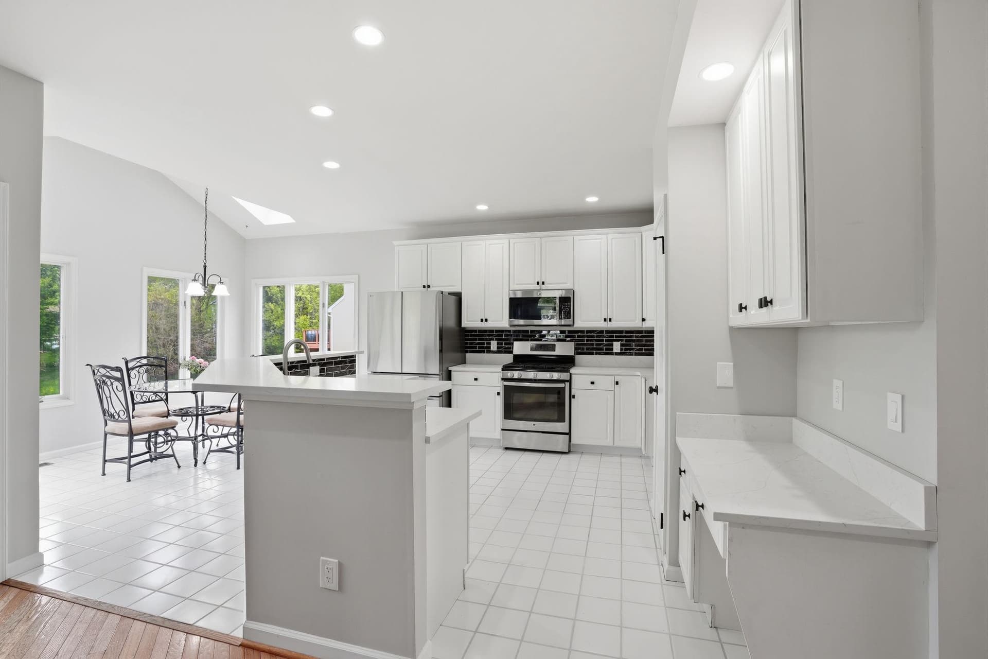1410 Windsor Drive photo 11