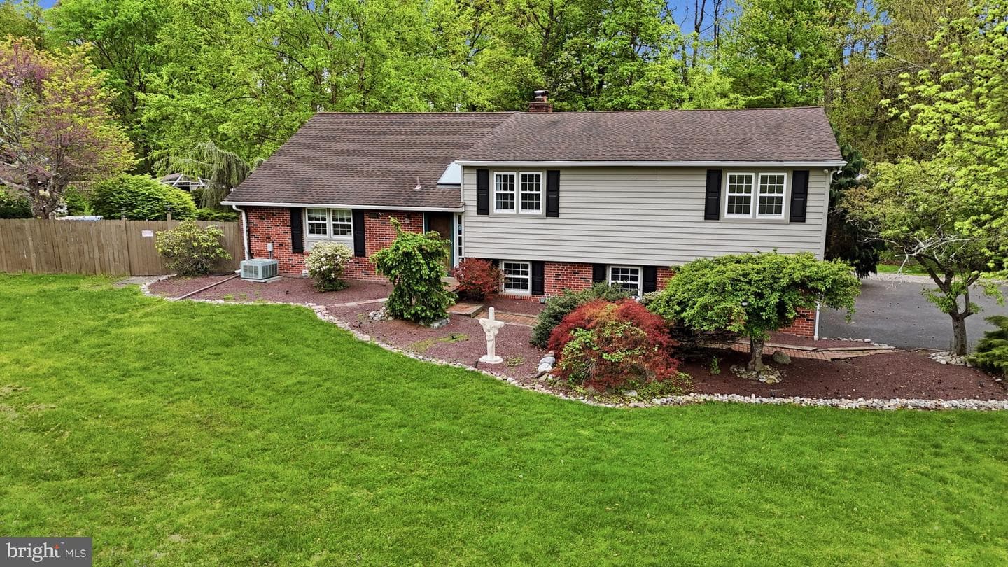 1340 Clearview Drive photo 2
