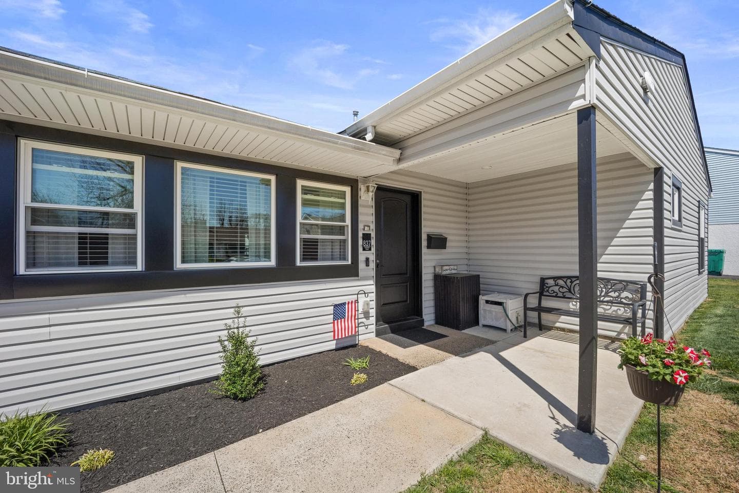 837 Fairfield Road photo 2