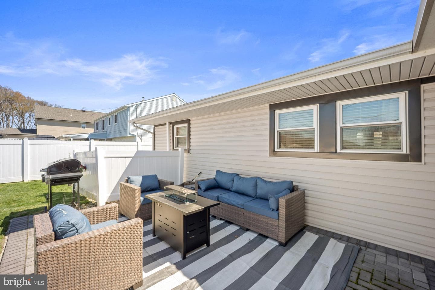 837 Fairfield Road photo 26