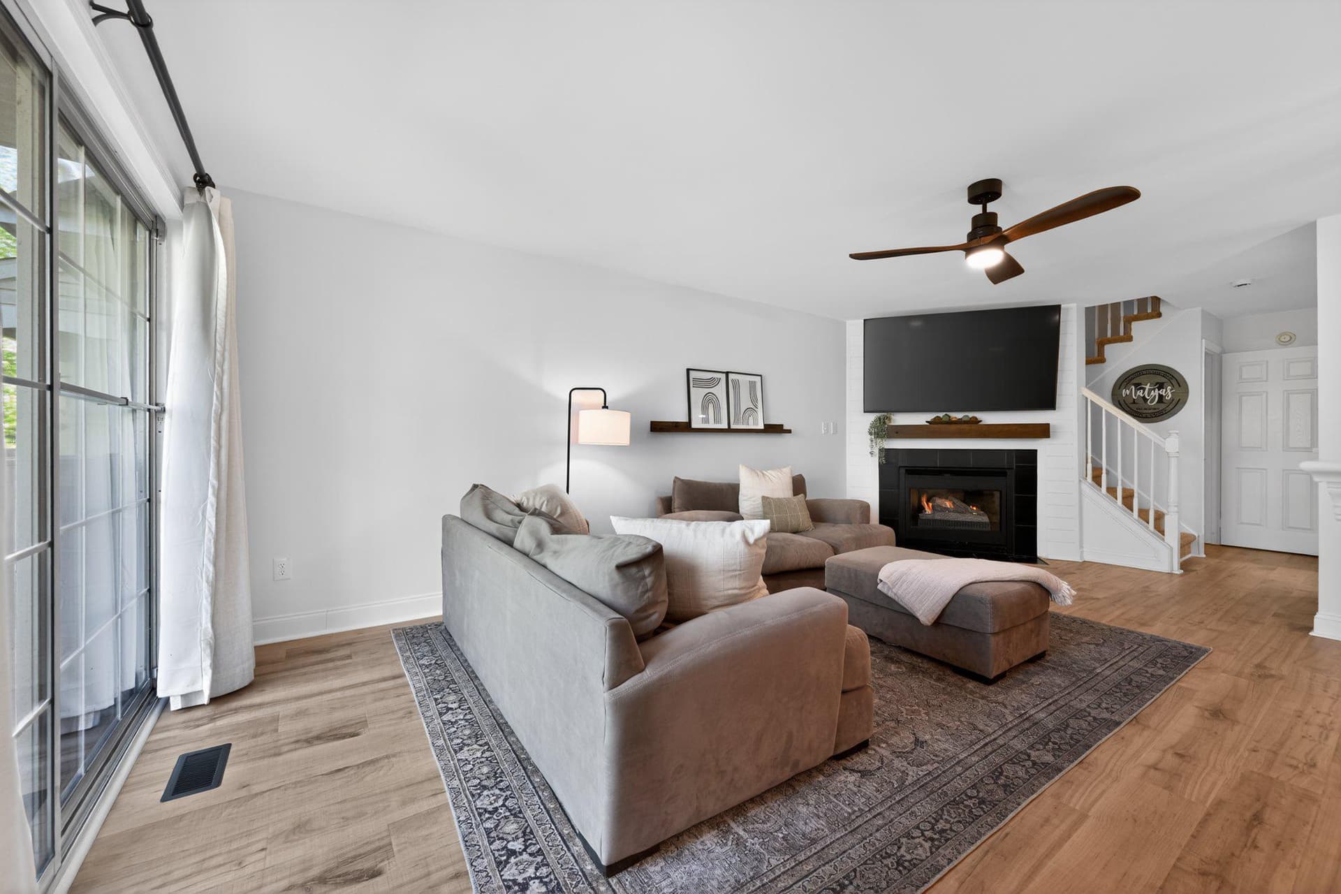 8504 Spruce Mill Drive photo 4
