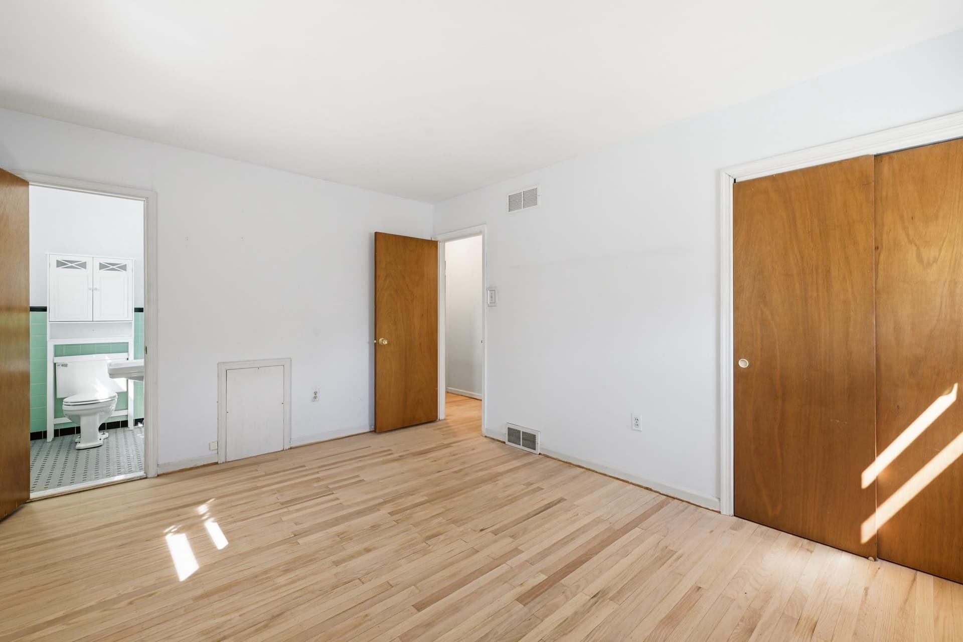 8 Pleasant Avenue photo 25