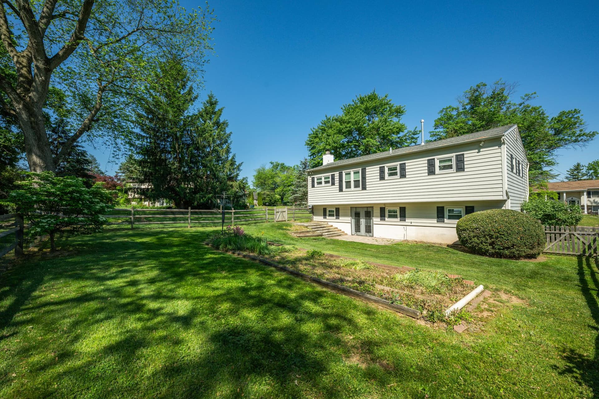 8 Pleasant Avenue photo 8