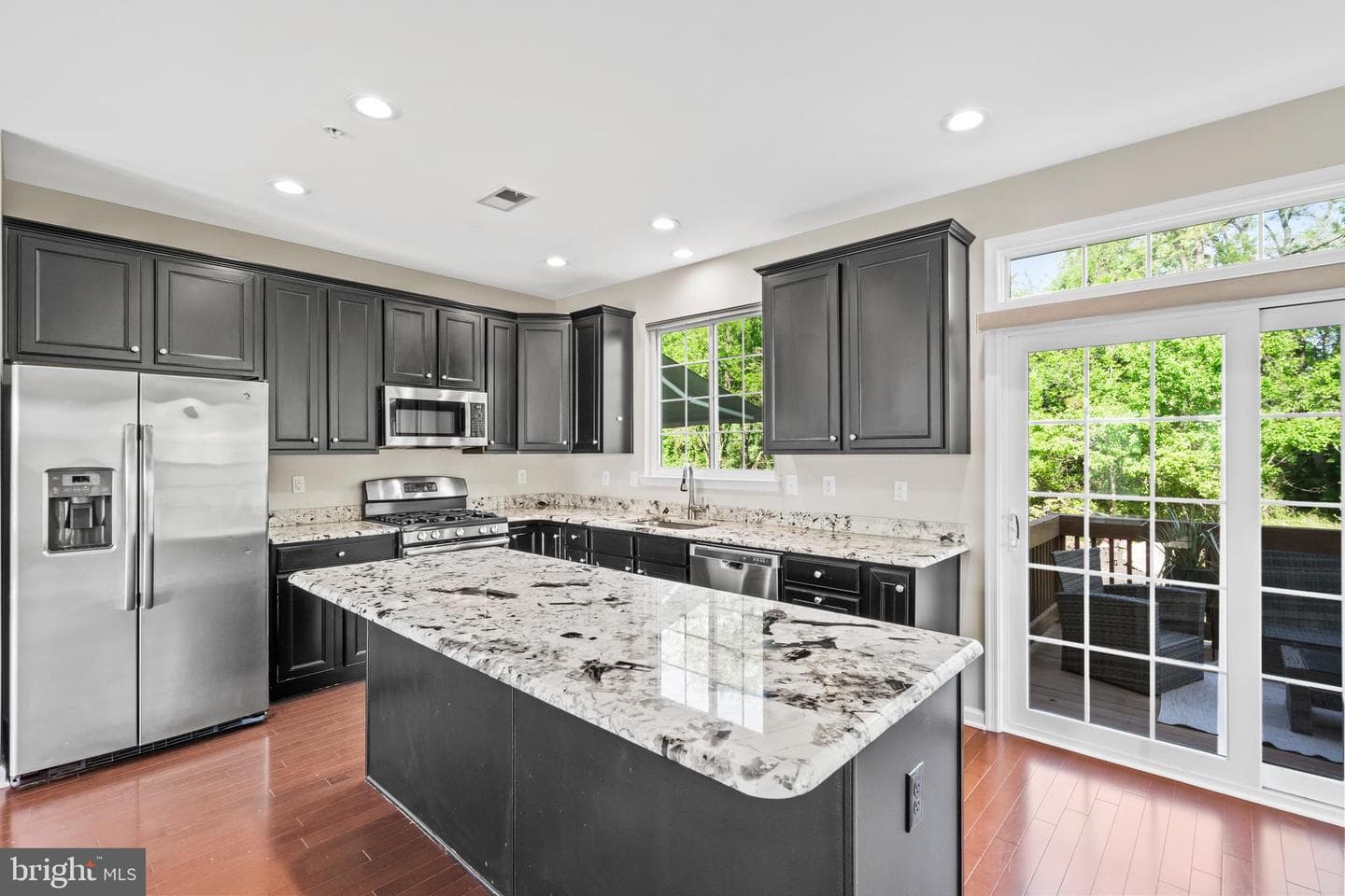 415 Chestnut Court photo 6