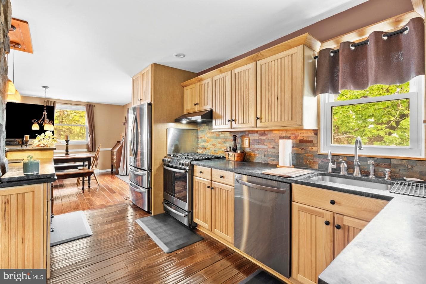 69 Christopher Drive photo 6