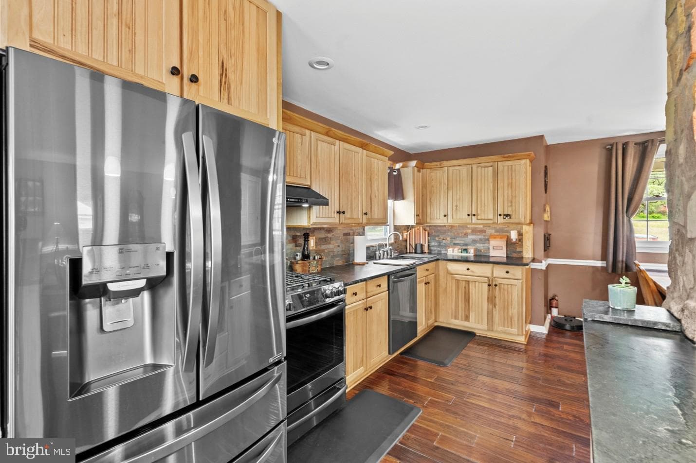 69 Christopher Drive photo 7