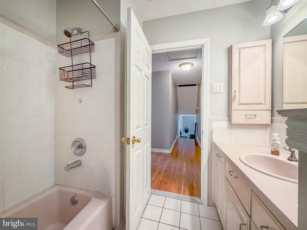 21 E Rotterdam Road photo 43