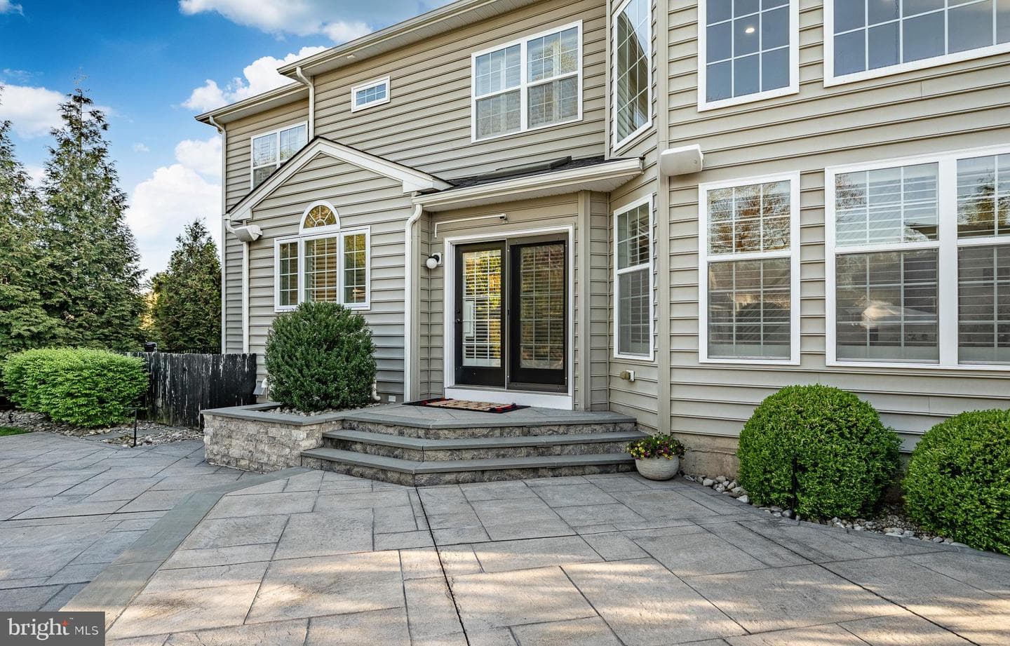 115 Chestnut Lane photo 73