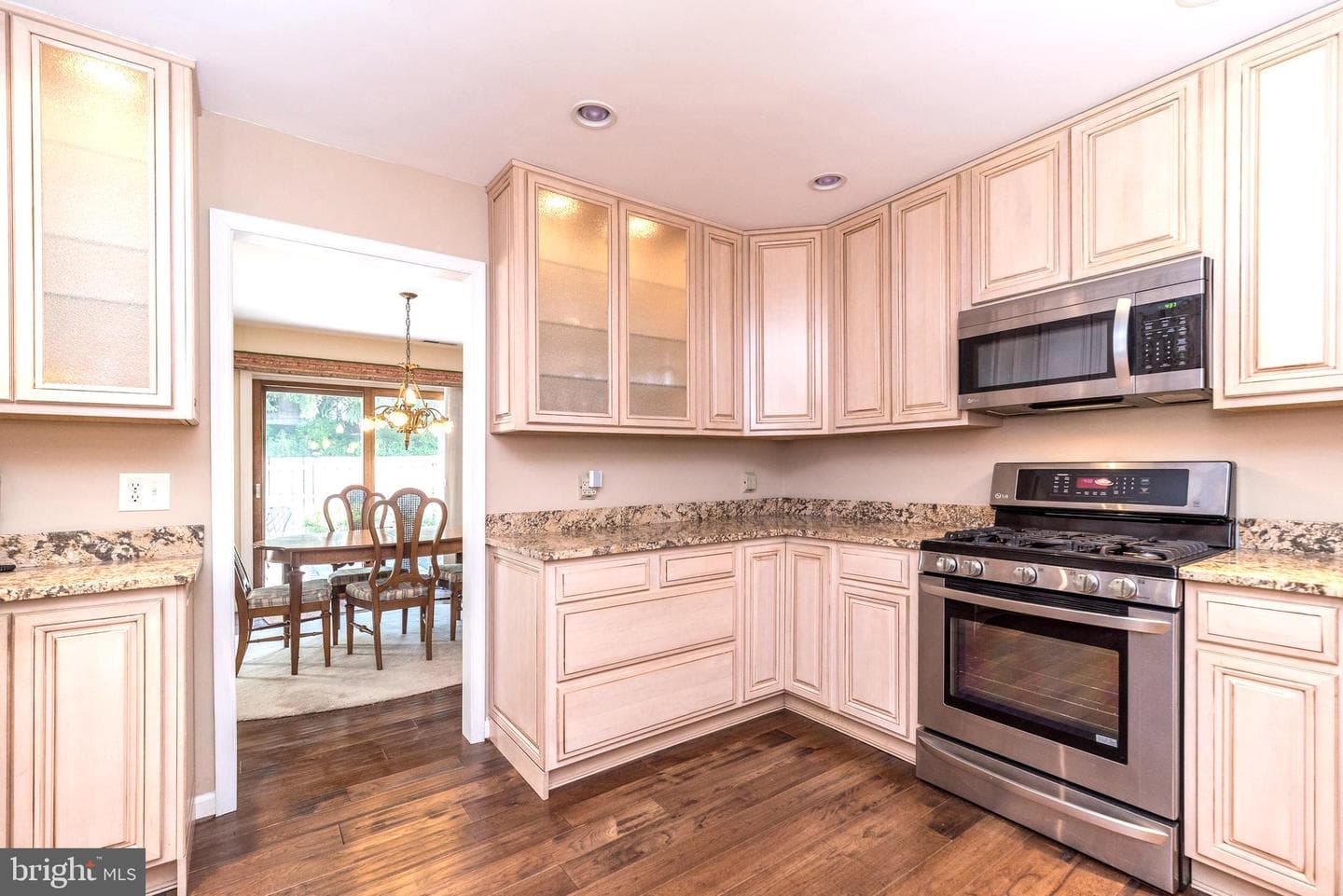 1607 Lakeview Circle photo 10