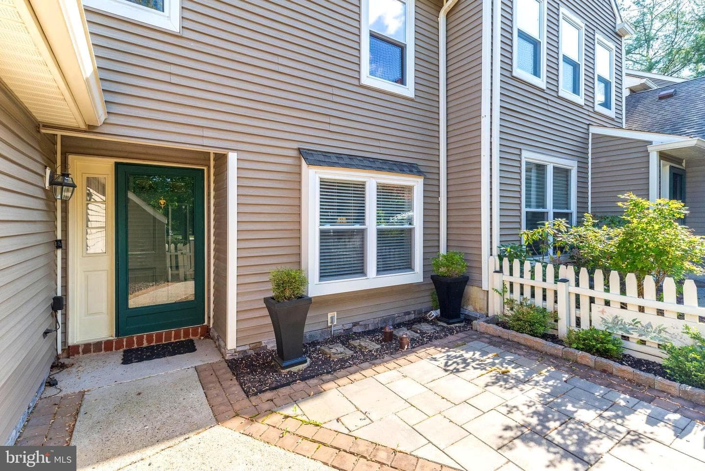 1607 Lakeview Circle photo 3