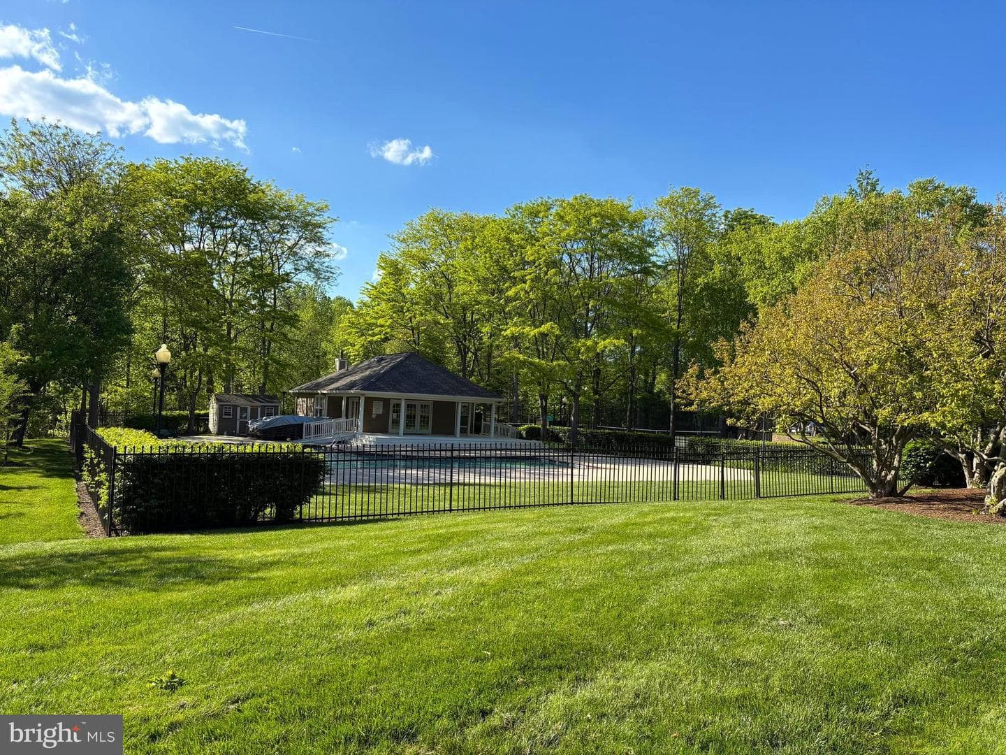 1607 Lakeview Circle photo 47