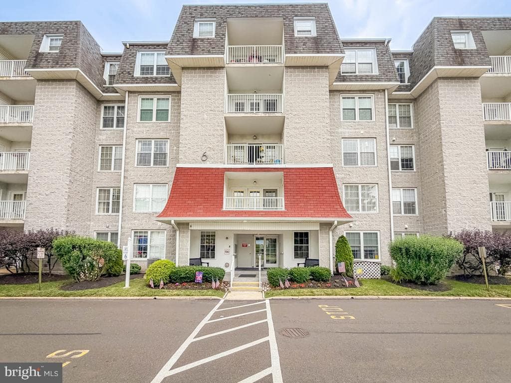 6211 Centennial Station #621, Warminster