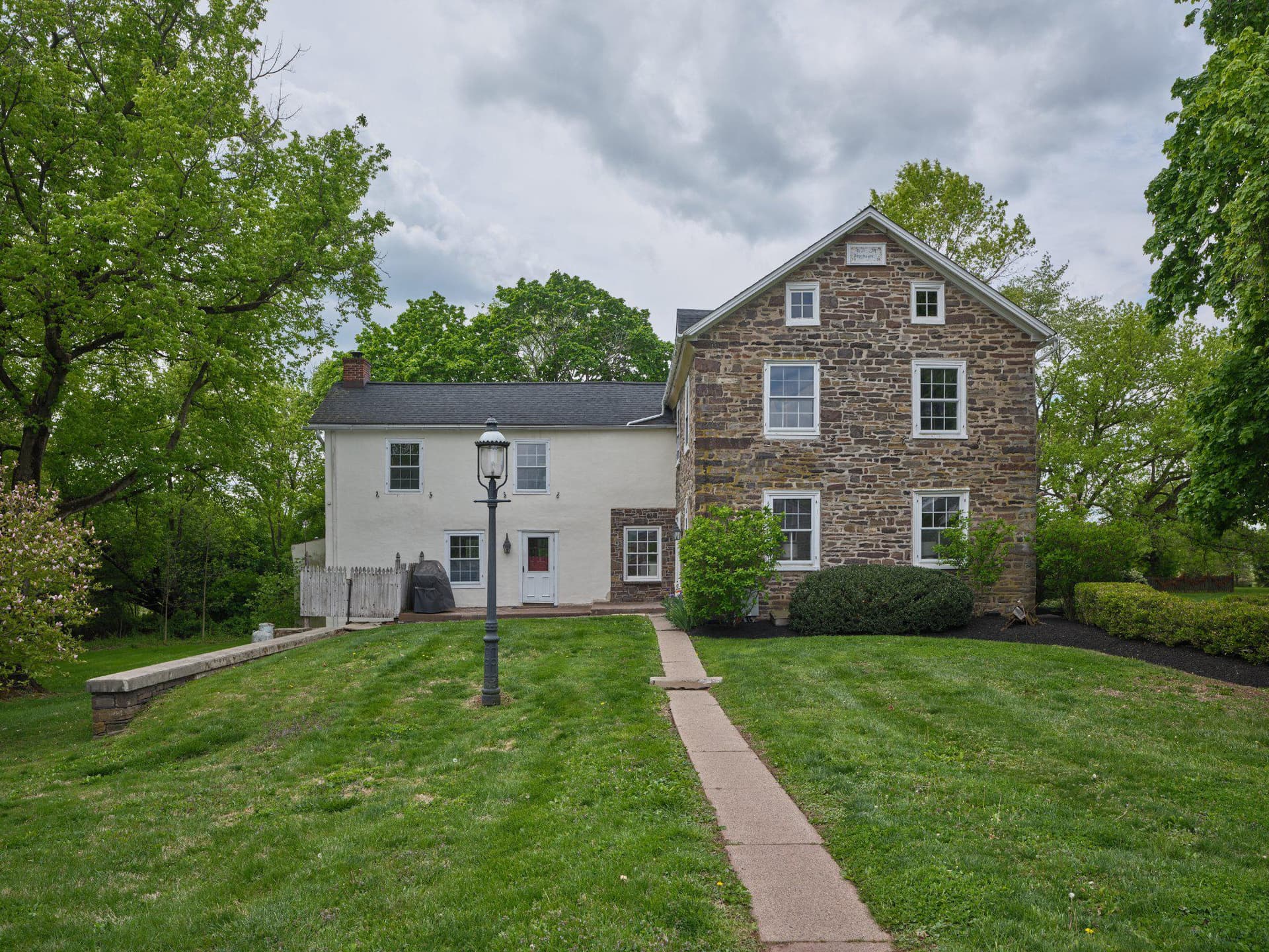 718 Telegraph Road photo 2