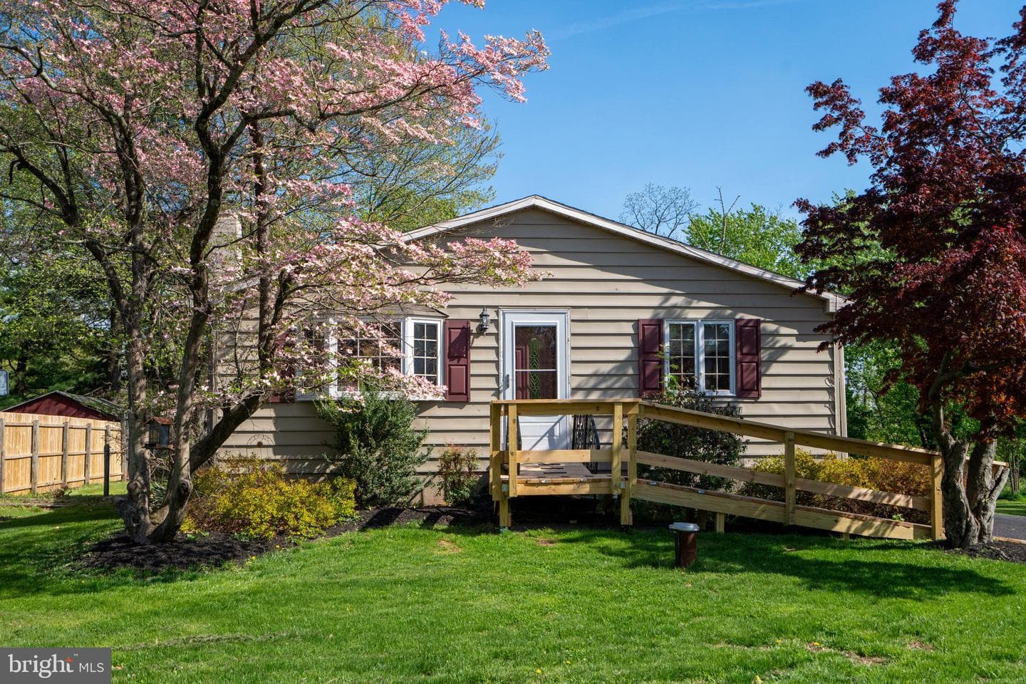 514 Fairhill Road photo 2