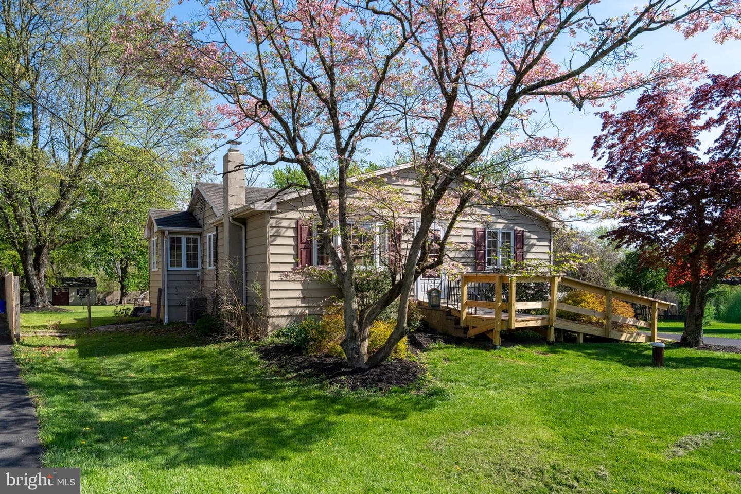 514 Fairhill Road photo 3