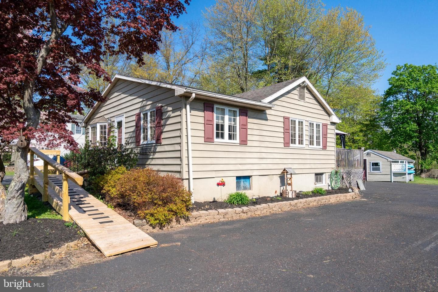 514 Fairhill Road photo 4