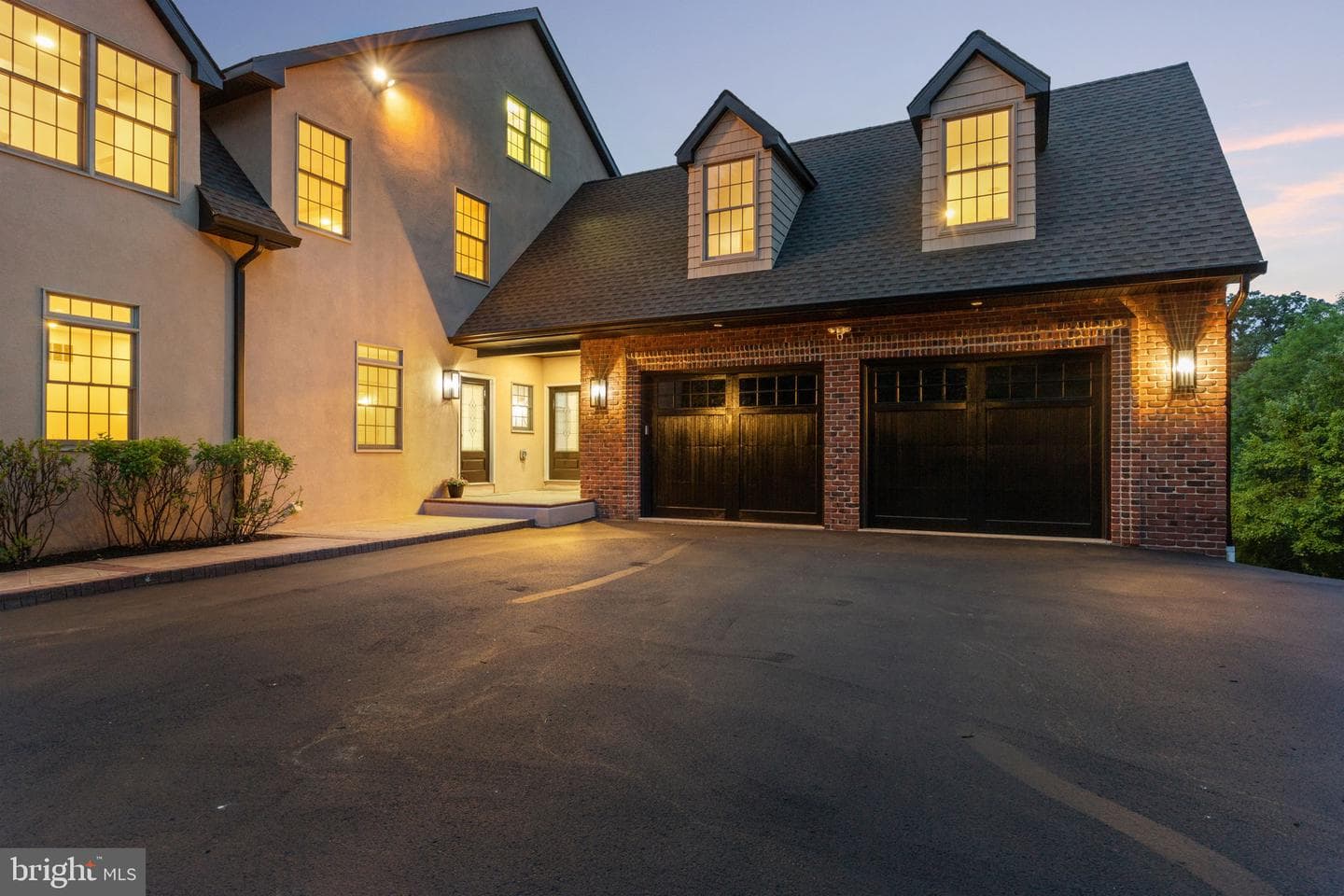 102 Pickwick Drive photo 112