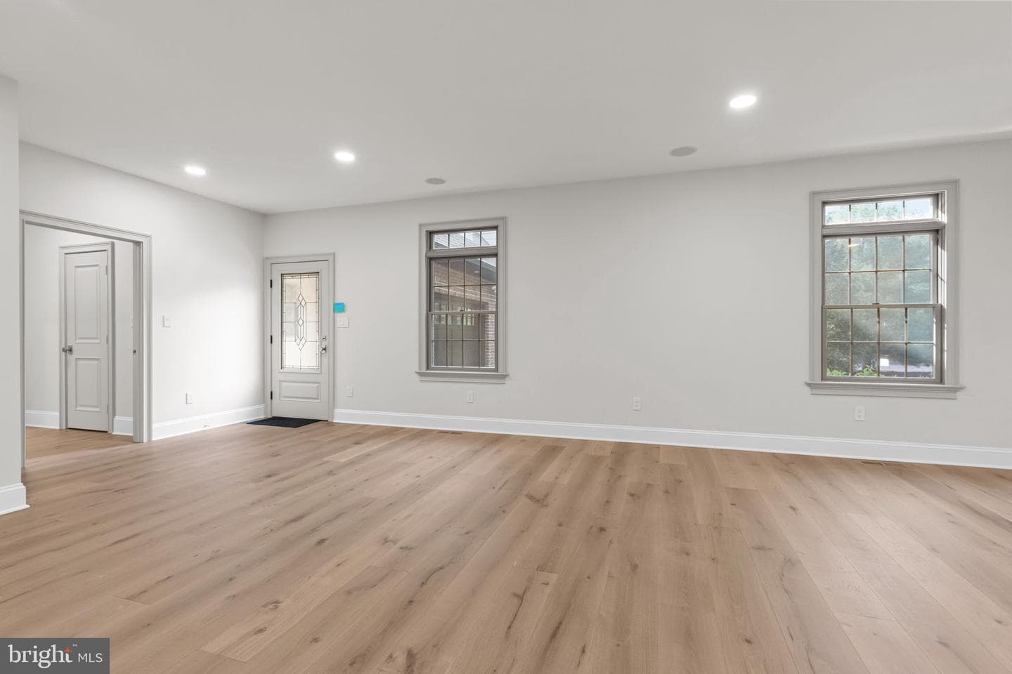 102 Pickwick Drive photo 45