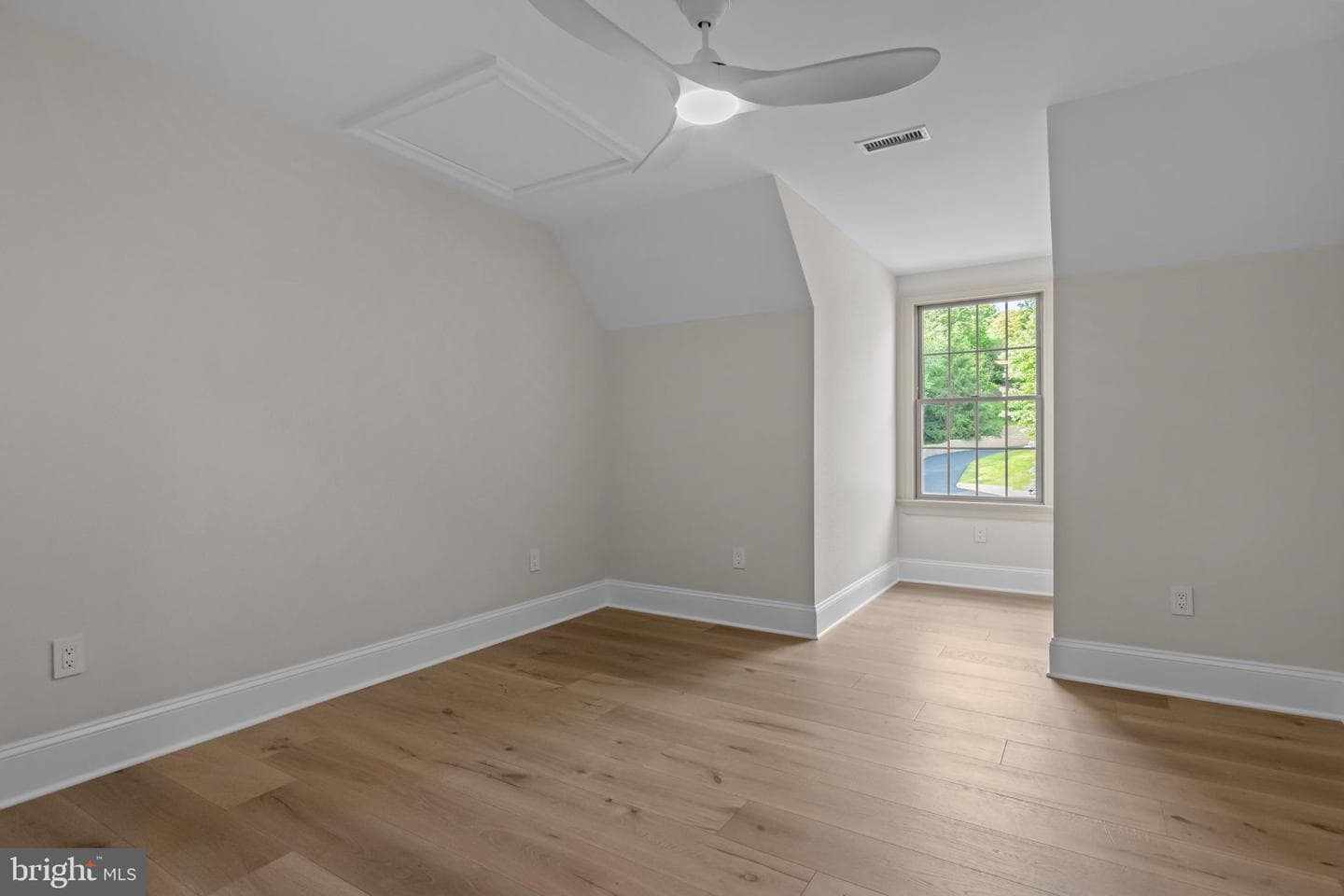 102 Pickwick Drive photo 91