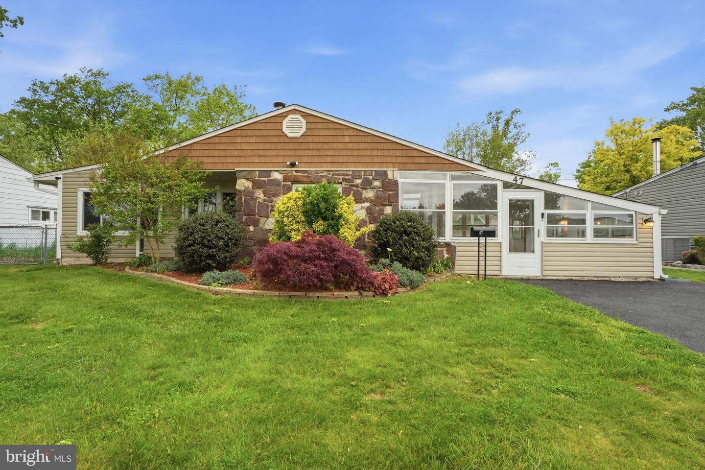 47 Thornyapple Lane, Levittown