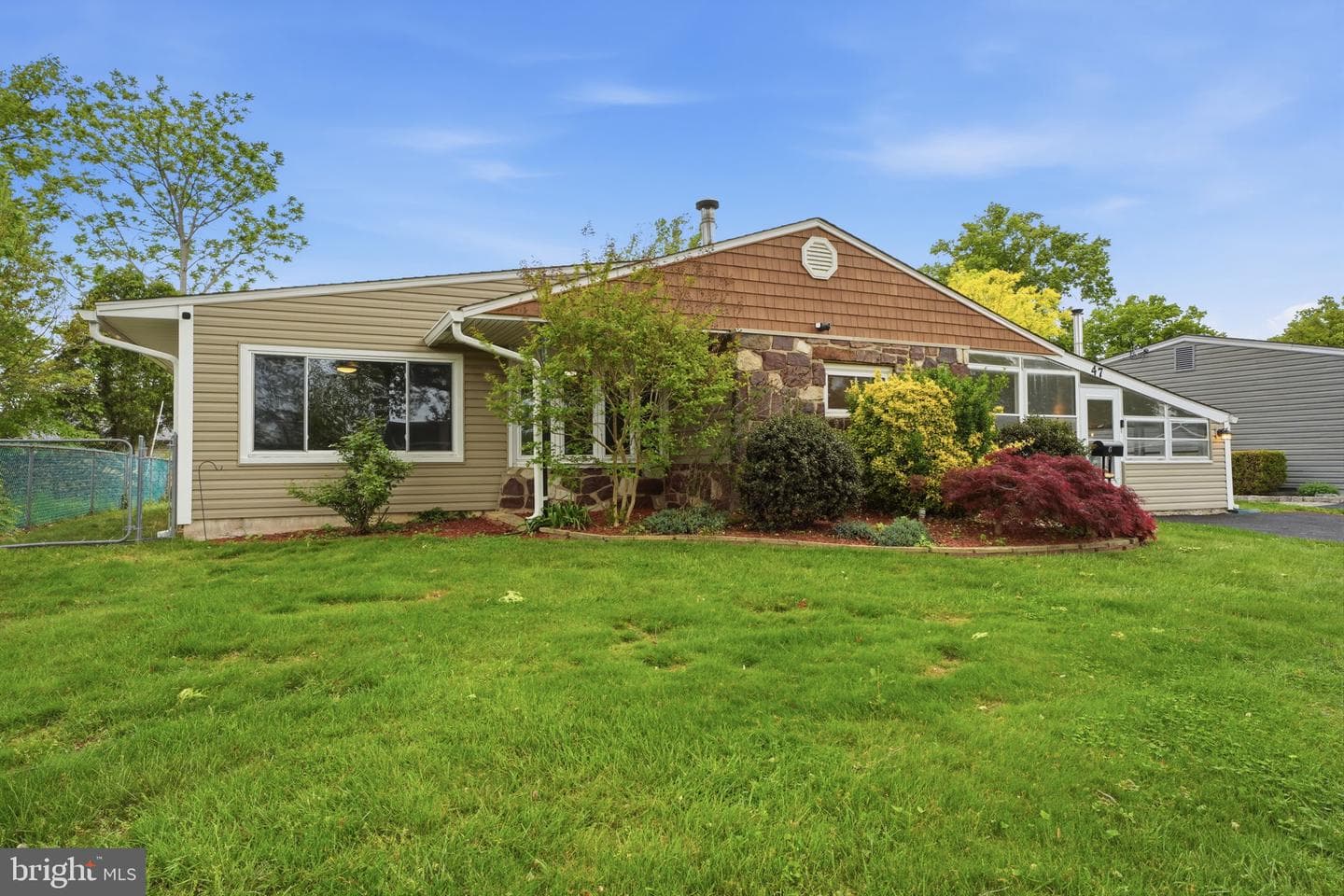 47 Thornyapple Lane, Levittown