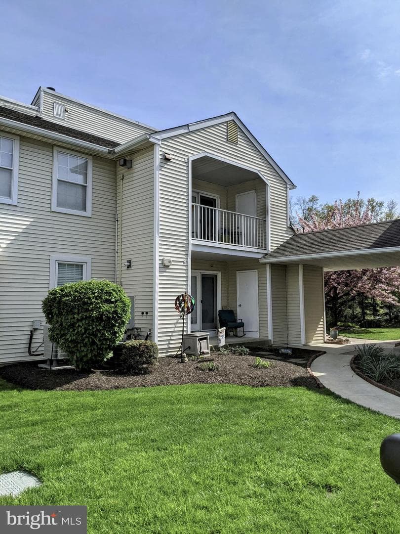 704 Steamboat Sta, Southampton
