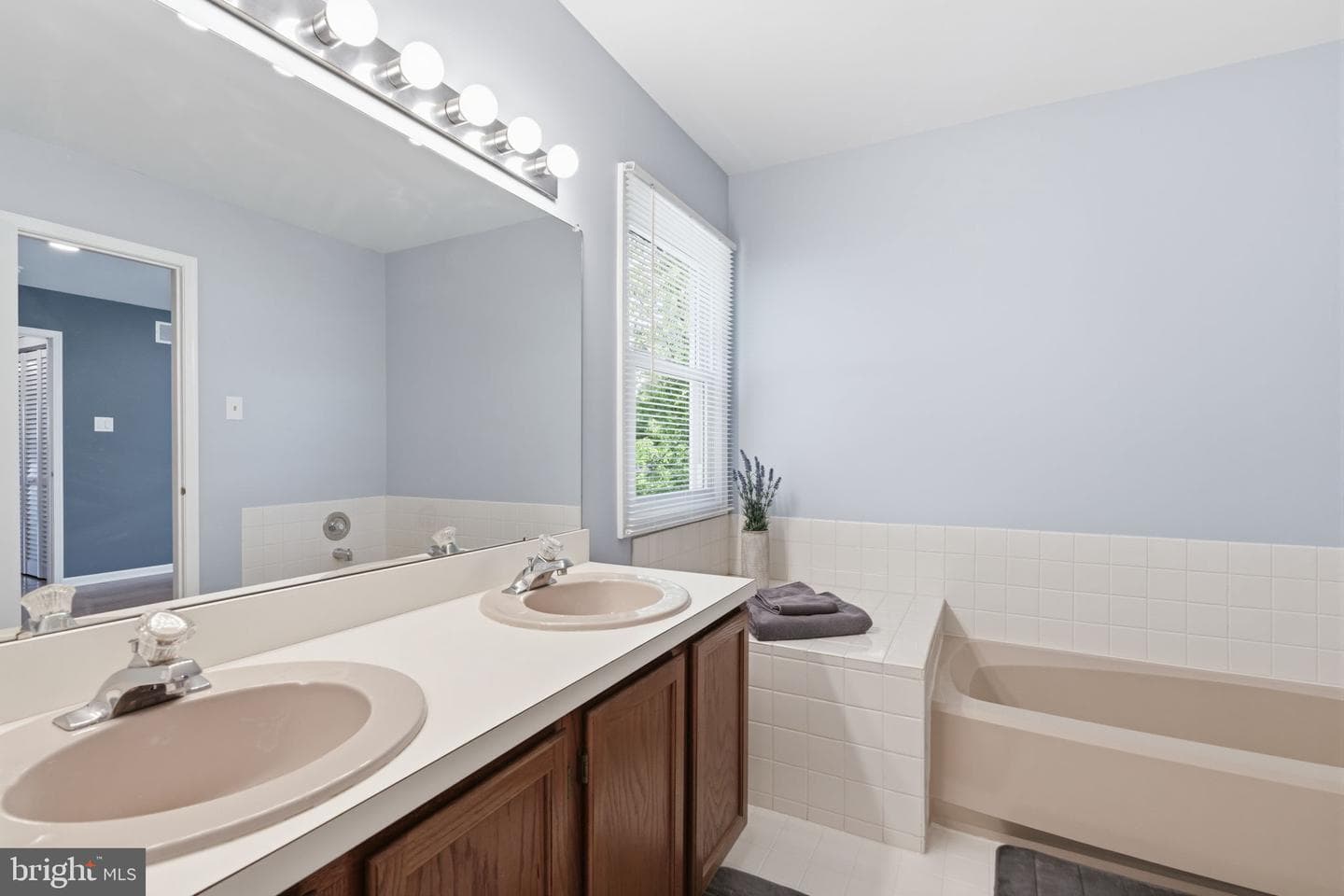 7 Randolph Court photo 30