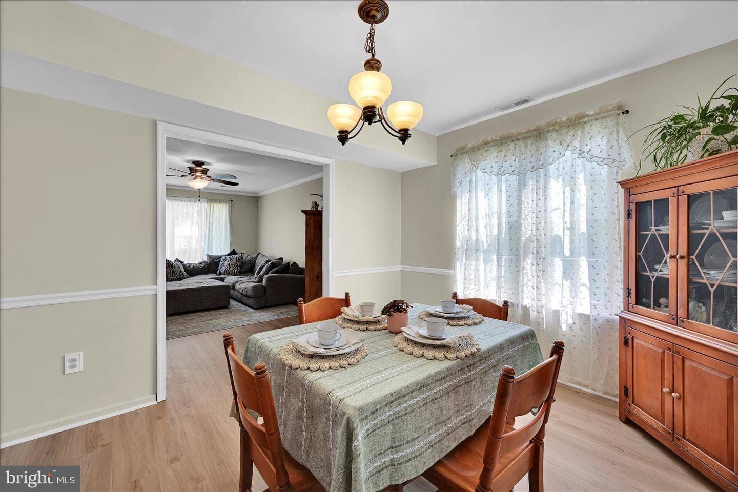 616 S Oxford Valley Road photo 11