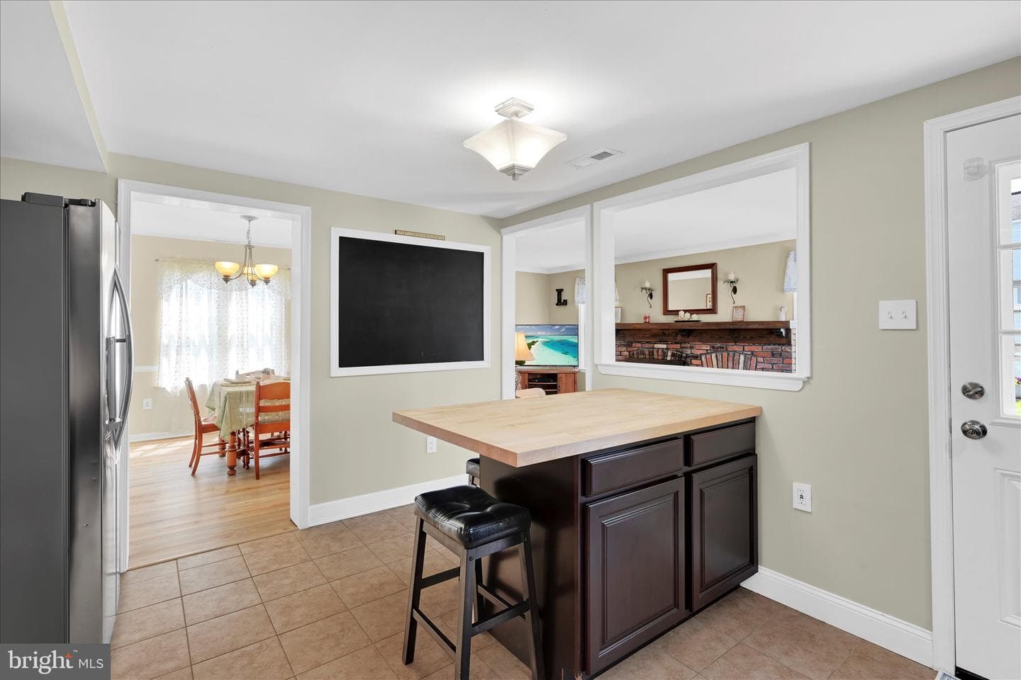 616 S Oxford Valley Road photo 14