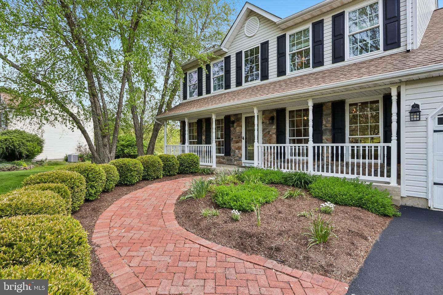 116 Longwood Circle photo 6